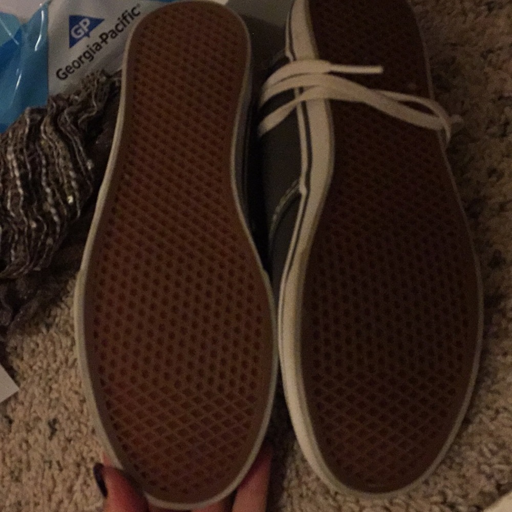 Vans - Picture 2 of 2